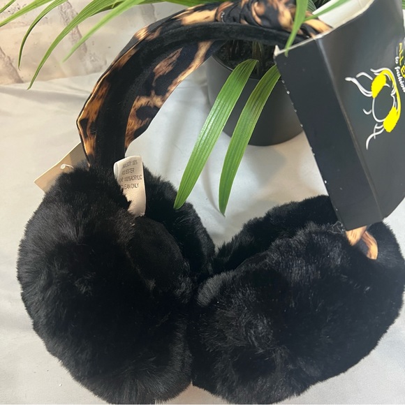 Leopard Print Faux Fur Earmuffs Ear Muffs Warmers Adjustable NWT Super Soft! - Picture 4 of 5
